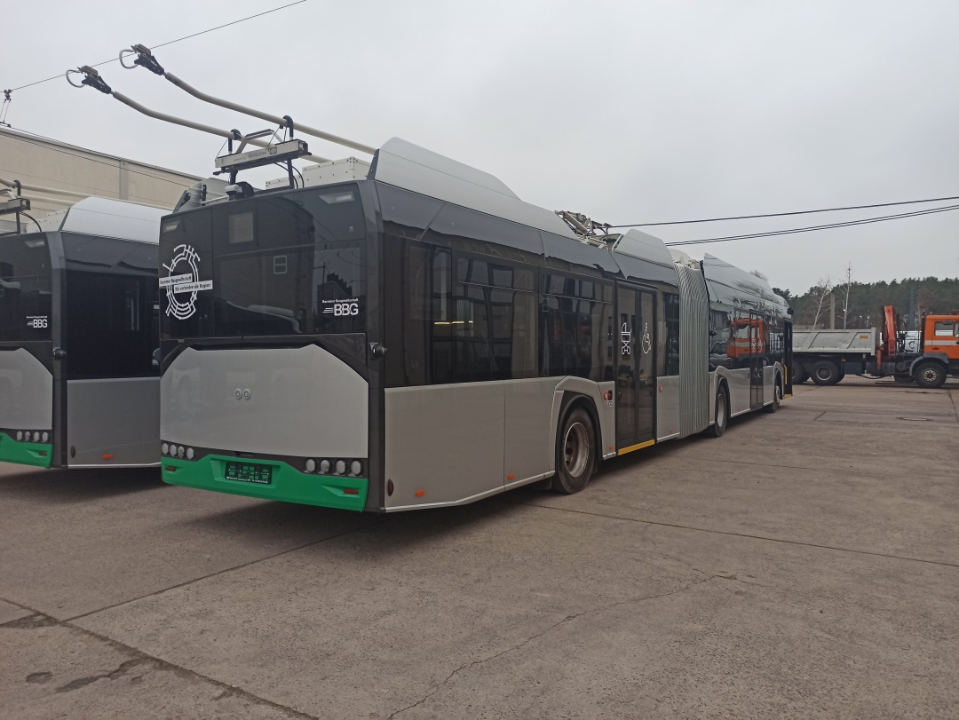 Два новых шарнирно-сочленённых троллейбуса польского типа «Солярис Троллино 18 Кипе» в автобусно-троллейбусный парк Эберсвальде «Нордэнд»
